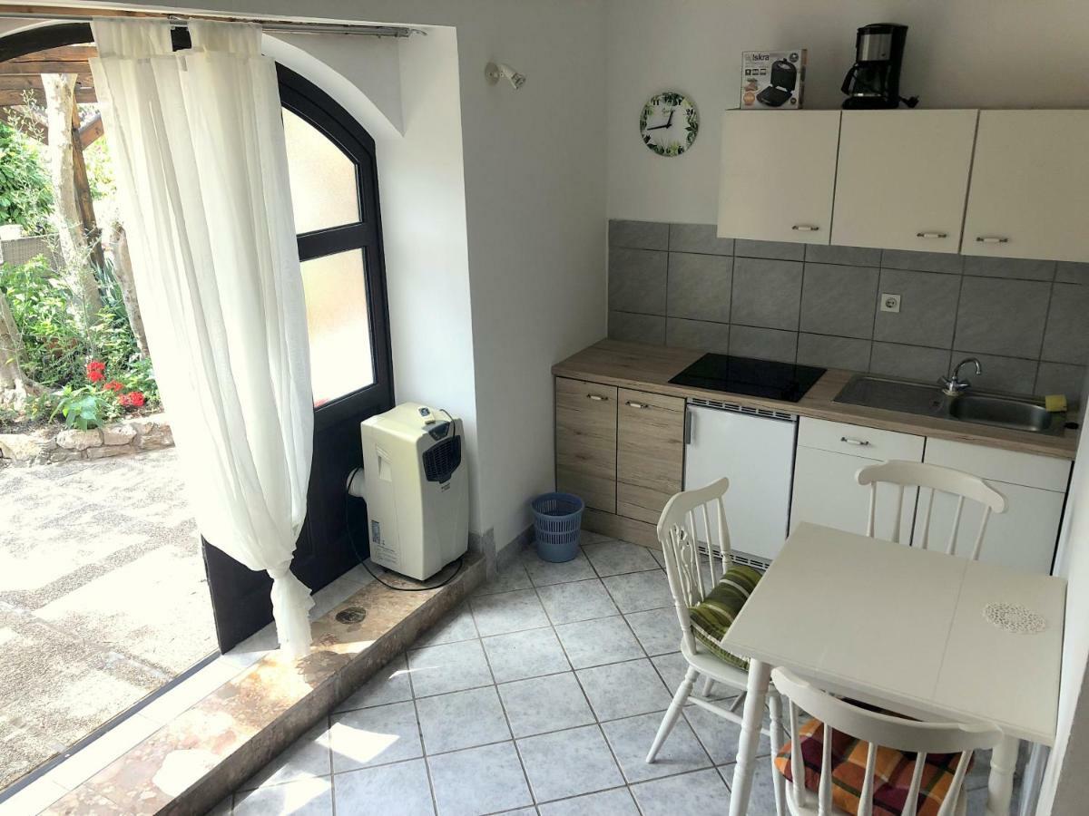 Guesthouse Vila Ruzmarin ชเดรลาตซ์ ภายนอก รูปภาพ