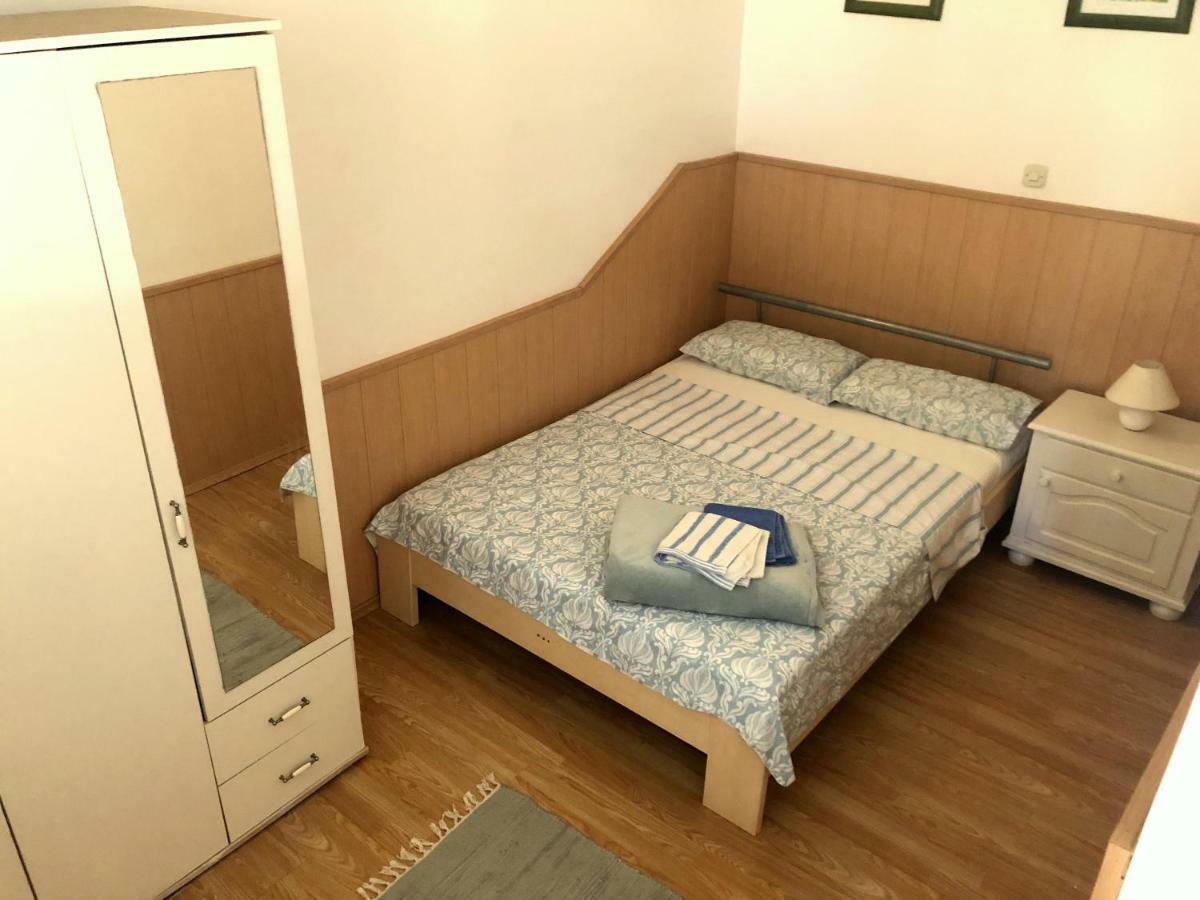 Guesthouse Vila Ruzmarin ชเดรลาตซ์ ภายนอก รูปภาพ