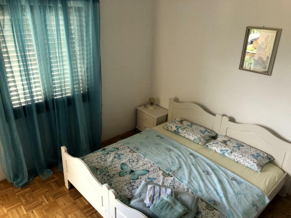 Guesthouse Vila Ruzmarin ชเดรลาตซ์ ภายนอก รูปภาพ