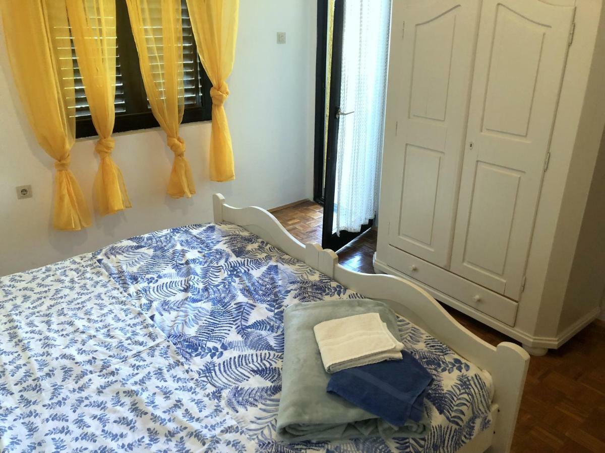 Guesthouse Vila Ruzmarin ชเดรลาตซ์ ภายนอก รูปภาพ