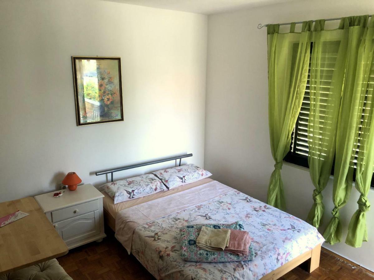 Guesthouse Vila Ruzmarin ชเดรลาตซ์ ภายนอก รูปภาพ